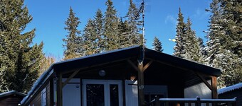 Charmant chalet individuel, très confortable, situé en bas des pistes de ski