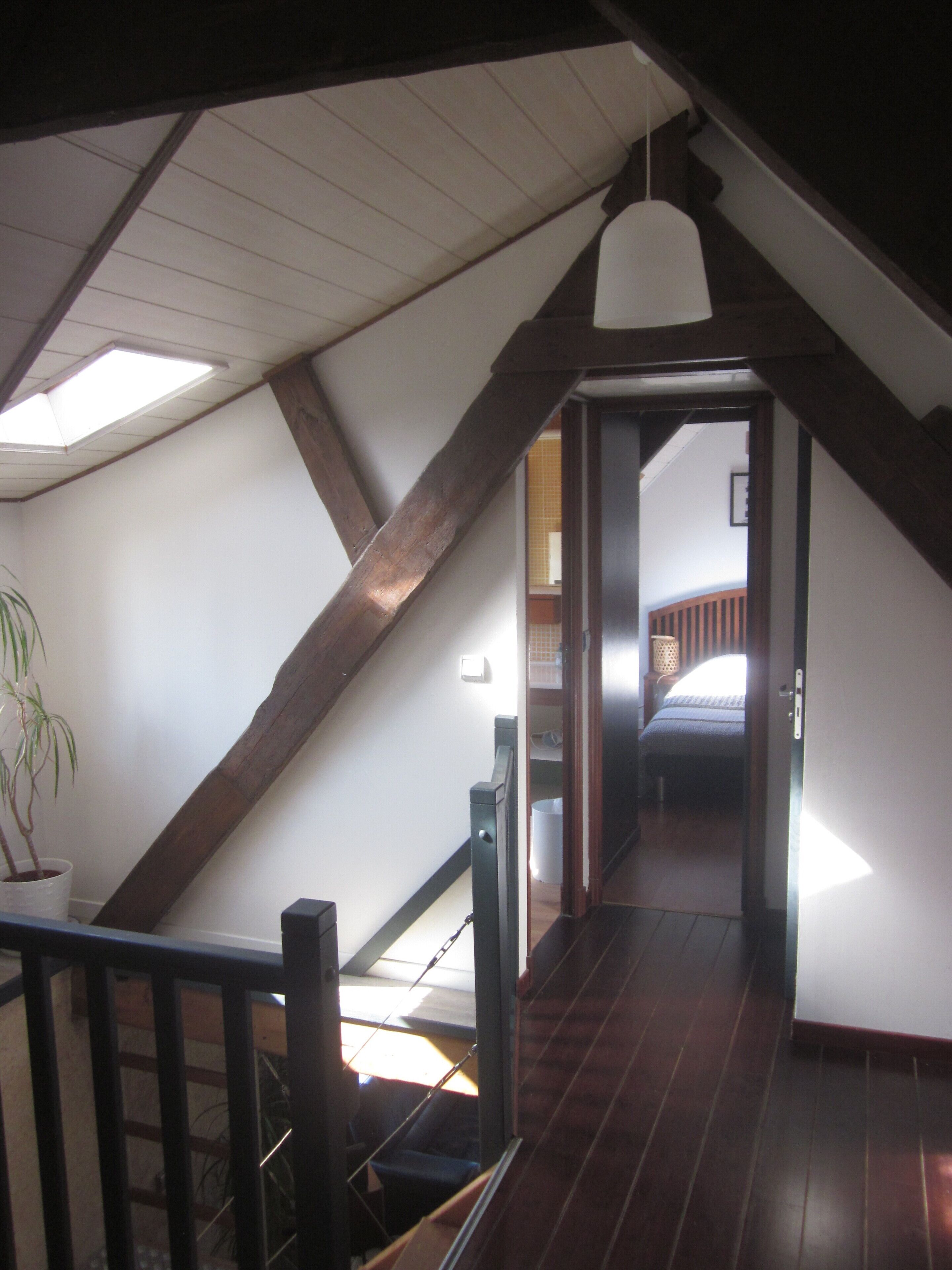 3 slaapkamers, een strijkplank/strijkijzer, reisbedje, wifi