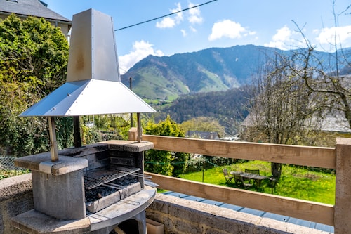 MOUNTAIN PYRENEES LESCUN VILLAGE SUPERB GÎTE 4 / 11pers.