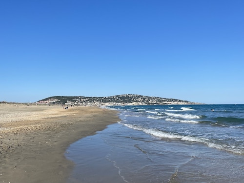 La Corniche // 2-room apartment 100 meters from the beach