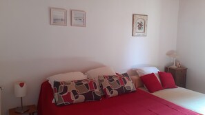 2 Schlafzimmer, Bügeleisen/Bügelbrett, Reisekinderbett, kostenloses WLAN