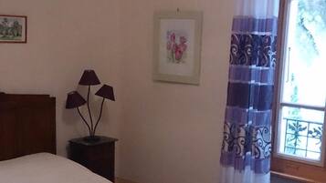 7 bedrooms, iron/ironing board, free WiFi