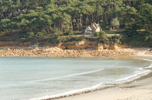 Beach nearby - Les Gabelous, sleeps 9, direct beach access and panoramic sea view (Plougasnou)
