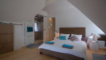 4 chambres, fer et planche à repasser, Wi-Fi gratuit, draps fournis
