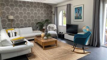 TV, DVD player, books