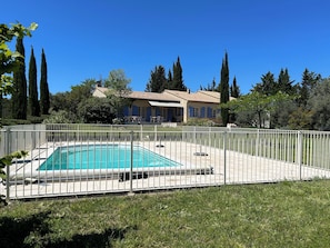 Pool - villa, countryside, quiet, spacious (8 persons), secure swimming pool. (Sérignan-Du-Comtat)