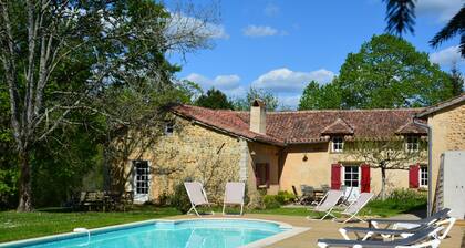 Charm and comfort in an authentic Périgord farm completely renovated