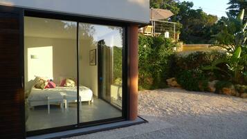 5 bedrooms, in-room safe, iron/ironing board, travel cot