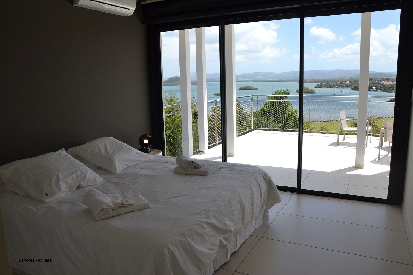 5 soveværelser, pengeskab på værelset, strygejern/strygebræt