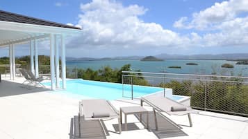 Outdoor pool, an infinity pool