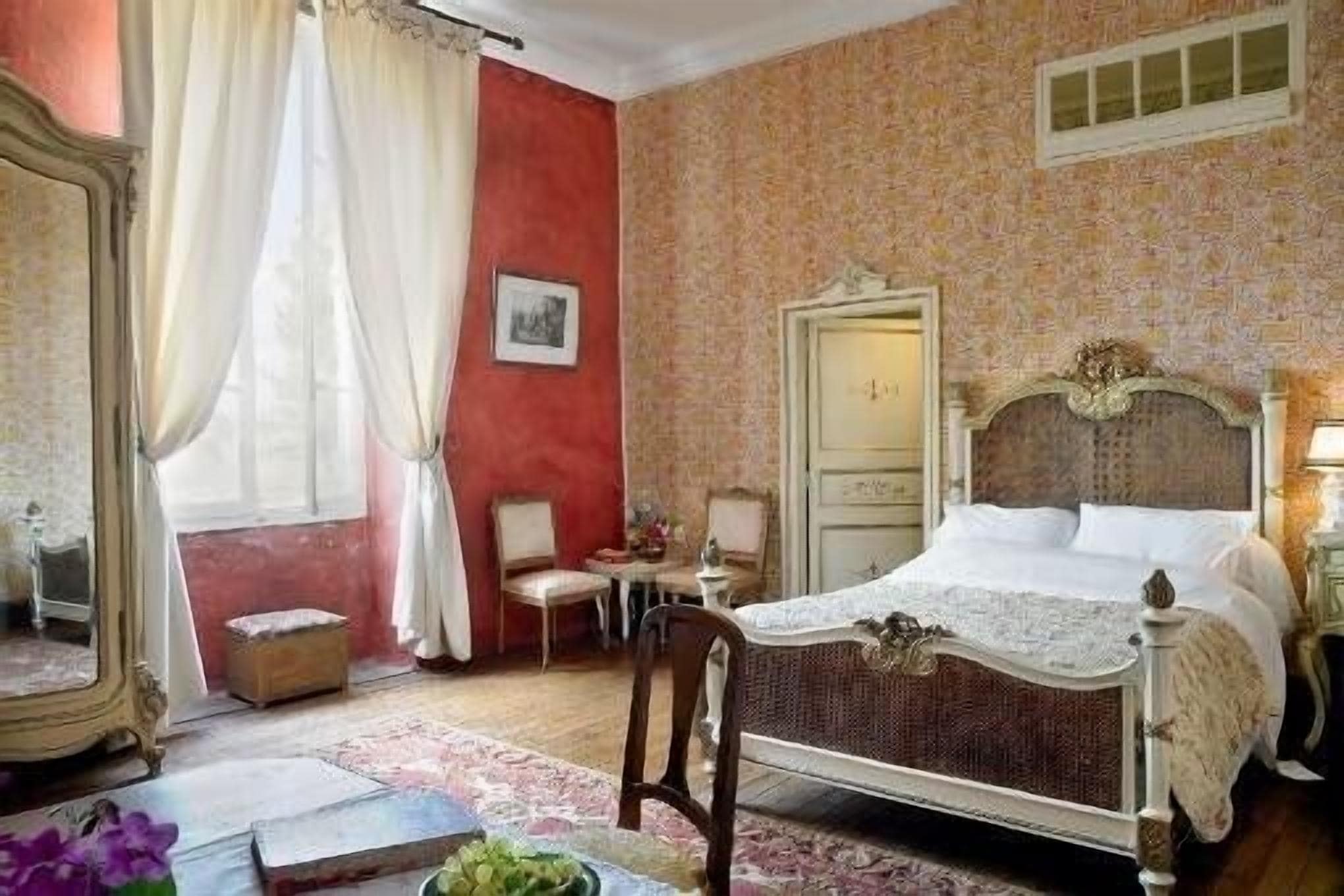 6 bedrooms, iron/ironing board, travel crib, free WiFi