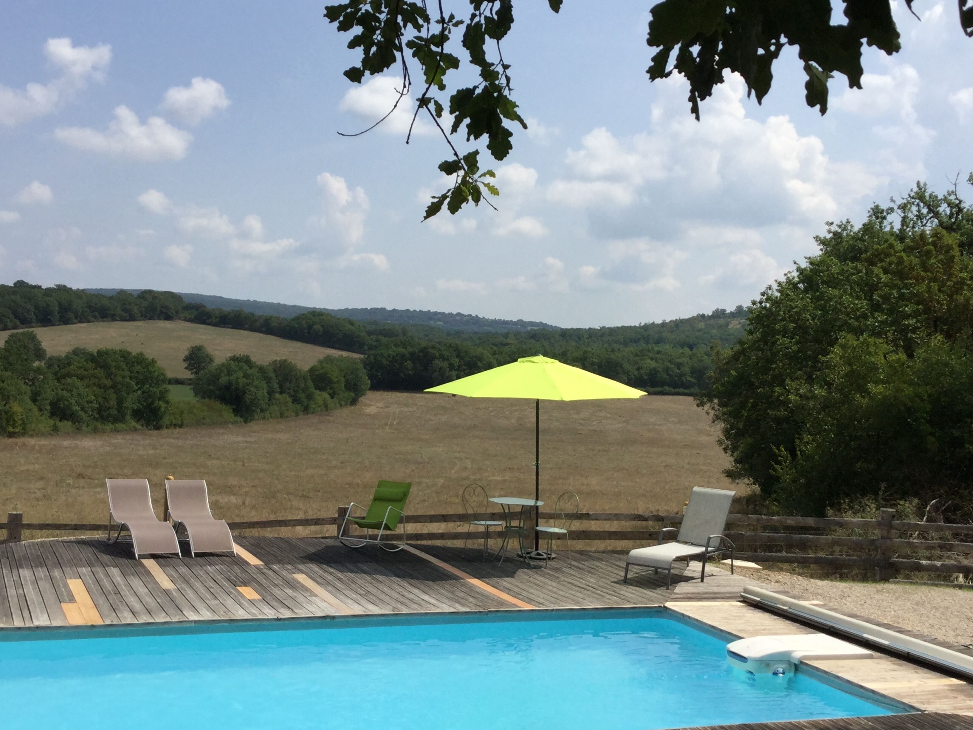 Lämmitetty uima-allas