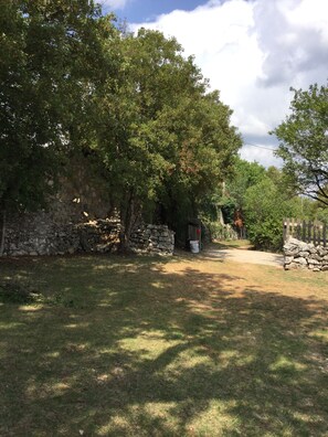 Property grounds - Magnificent barn, 8 people 4 bedrooms, private heated pool, countryside (Brengues)