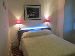 1 bedroom, iron/ironing board, travel cot, free WiFi