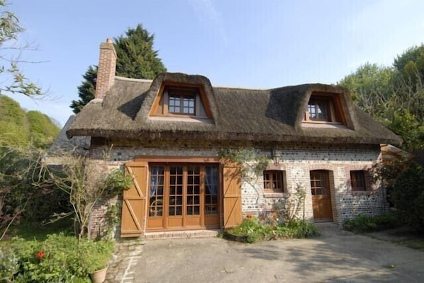 Exterior - La Villa Flore, Charming thatched cottage 330 m from the sea, 6 km from Étretat! (Saint-Jouin-Bruneval)