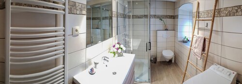   GÎTE DES 5 SAISONS ***