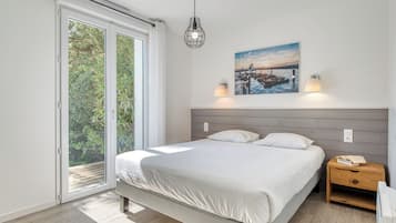 2 bedrooms, iron/ironing board, travel cot, WiFi