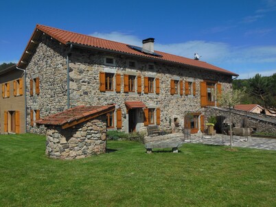 Renovated farmhouse on the banks of the Loire