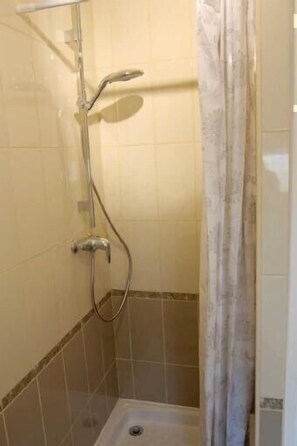Shower, hair dryer - Charming house (4 people) at 1500ft from sea for an ideal stay in the Somme Bay (Cayeux-Sur-Mer)