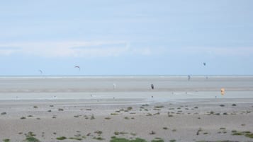 Una spiaggia nelle vicinanze