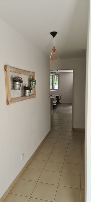 Interior - Apart. 4 * Modern Spacious with garden - Secure parking (Apt)