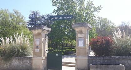 Apart. 4 * Modern Spacious with garden - Secure parking