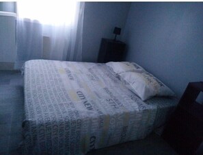 1 bedroom, WiFi, bed sheets - Apartment between land and sea  (Belgentier)