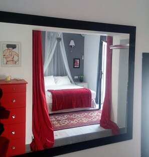 1 chambre, fer et planche Ă repasser, Wi-Fi gratuit, draps fournis