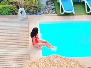 Een verwarmd zwembad