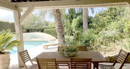 BEAUTIFUL VILLA IN ANTIBES WITH SEA VIEW, LARGE POOL AND GARDEN