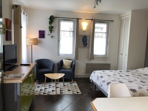 Iron/ironing board, WiFi