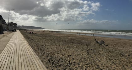 BLONVILLE SEA - near DEAUVILLE - apartment 4/6 pers.