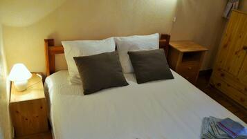 3 chambres, fer et planche Ă  repasser, Wi-Fi, draps fournis