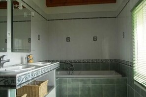 Badewanne, Haartrockner