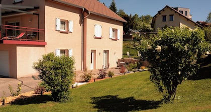 Gite meublĂ© de plein pied au cĆur du village