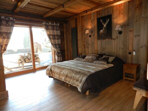 7 bedrooms, iron/ironing board, WiFi, wheelchair access