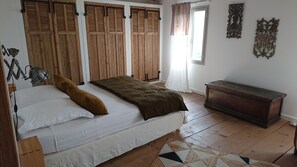 3 bedrooms, iron/ironing board, free WiFi, bed sheets - RENOVATED BERGERIE CLIMATISEE PANORAMIC VIEW POOL HEATED BEACHES A 12MN (Montegrosso)