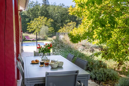 Maison de campagne 10 personnes avec chambres climatisées, piscine chauffée 