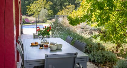 Maison de campagne 10 personnes avec chambres climatisées, piscine chauffée