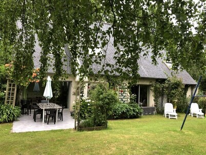 Peaceful house between sea and forest near Perros-Guirec