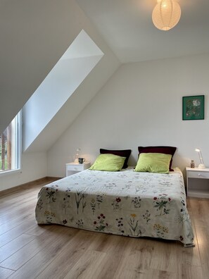 4 Schlafzimmer, Bügeleisen/Bügelbrett, WLAN