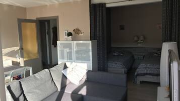 2 dormitorios, tabla de planchar con plancha, Internet