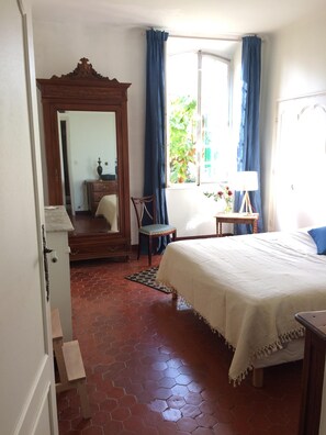 5 間睡房、書桌、熨斗/熨衫板、Wi-Fi