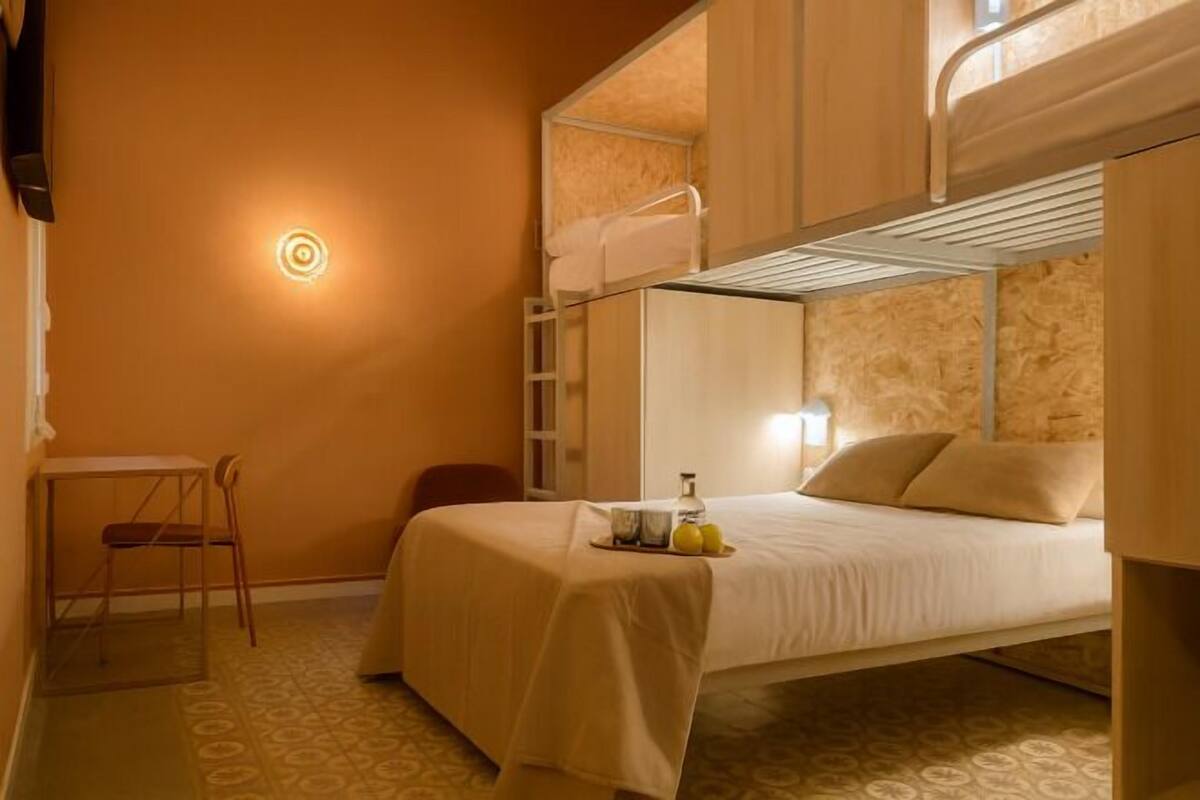 1 bilik tidur, langsir/tirai gelap terus, kalis bunyi, Wi-fi percuma