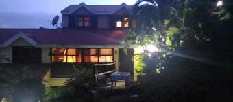 Maison dans résidence privée, avec piscine à Malendure - Bouillante