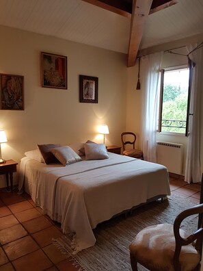 3 عدّة غرف نوم ومكواة/لوح كي وسرير سفر وواي فاي مجانًا