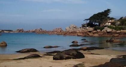 Ploumanach apartment (Pink Granite Coast)