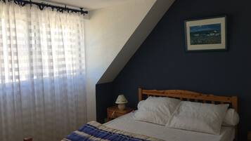 1 間睡房、熨斗/熨衫板