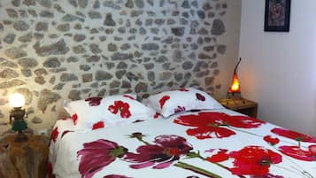 2 bedrooms, iron/ironing board, travel crib, free WiFi
