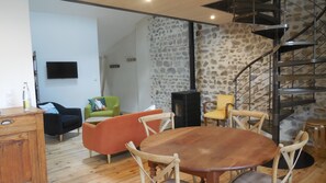 Interior - Charming and comfortable loft-style gîte*** near Vichy for 4 to 5 people (Châteldon)